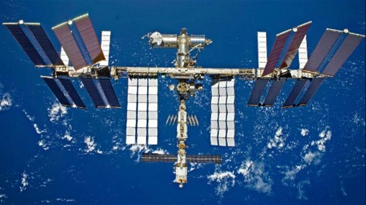 Πρωτοποριακό Πείραμα στον ISS: Μικρόβια που Τρώνε Πετρώματα, θα Βοηθήσουν στις Εξορύξεις στο Διάστημα